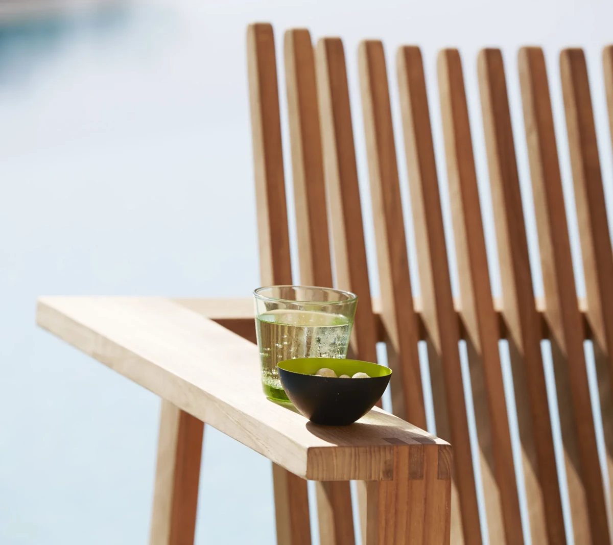 Amaze lounge chair, stackable