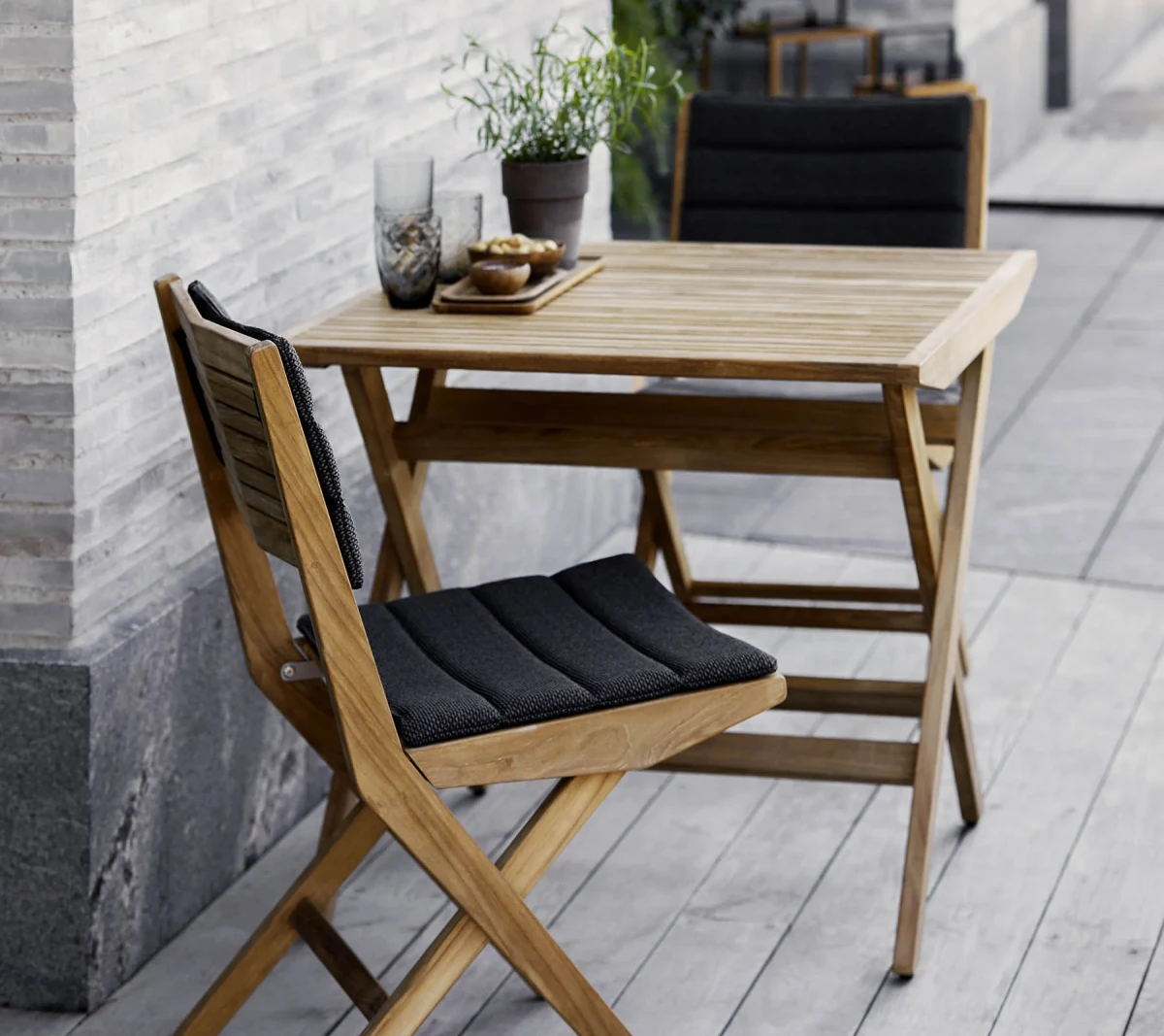 Flip folding table small