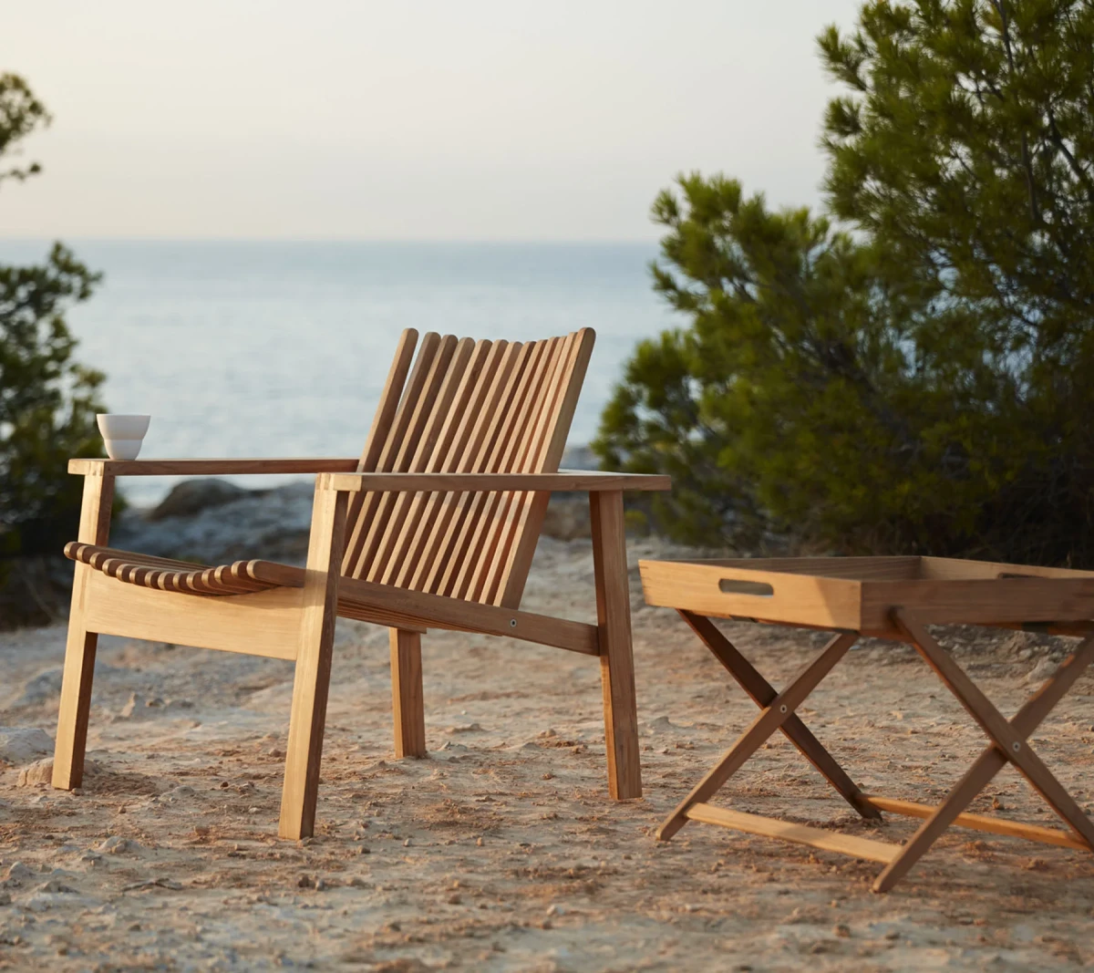 Amaze lounge chair, stackable