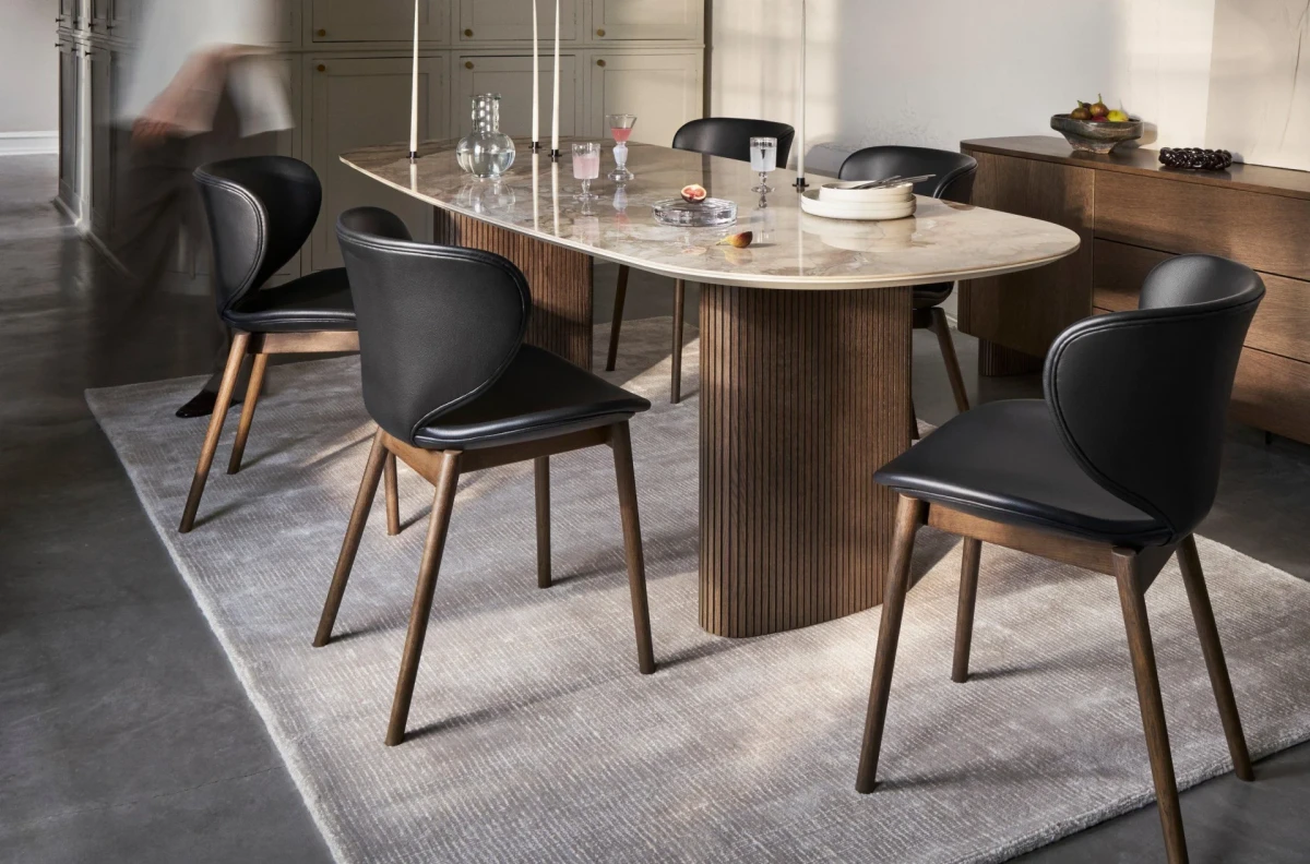 Santiago dining table