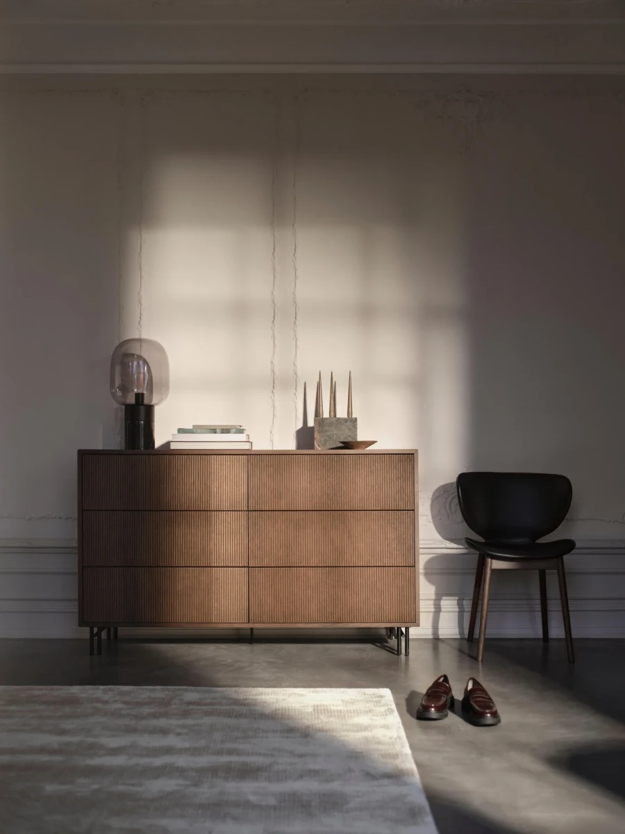 Element dresser with 4 drawers