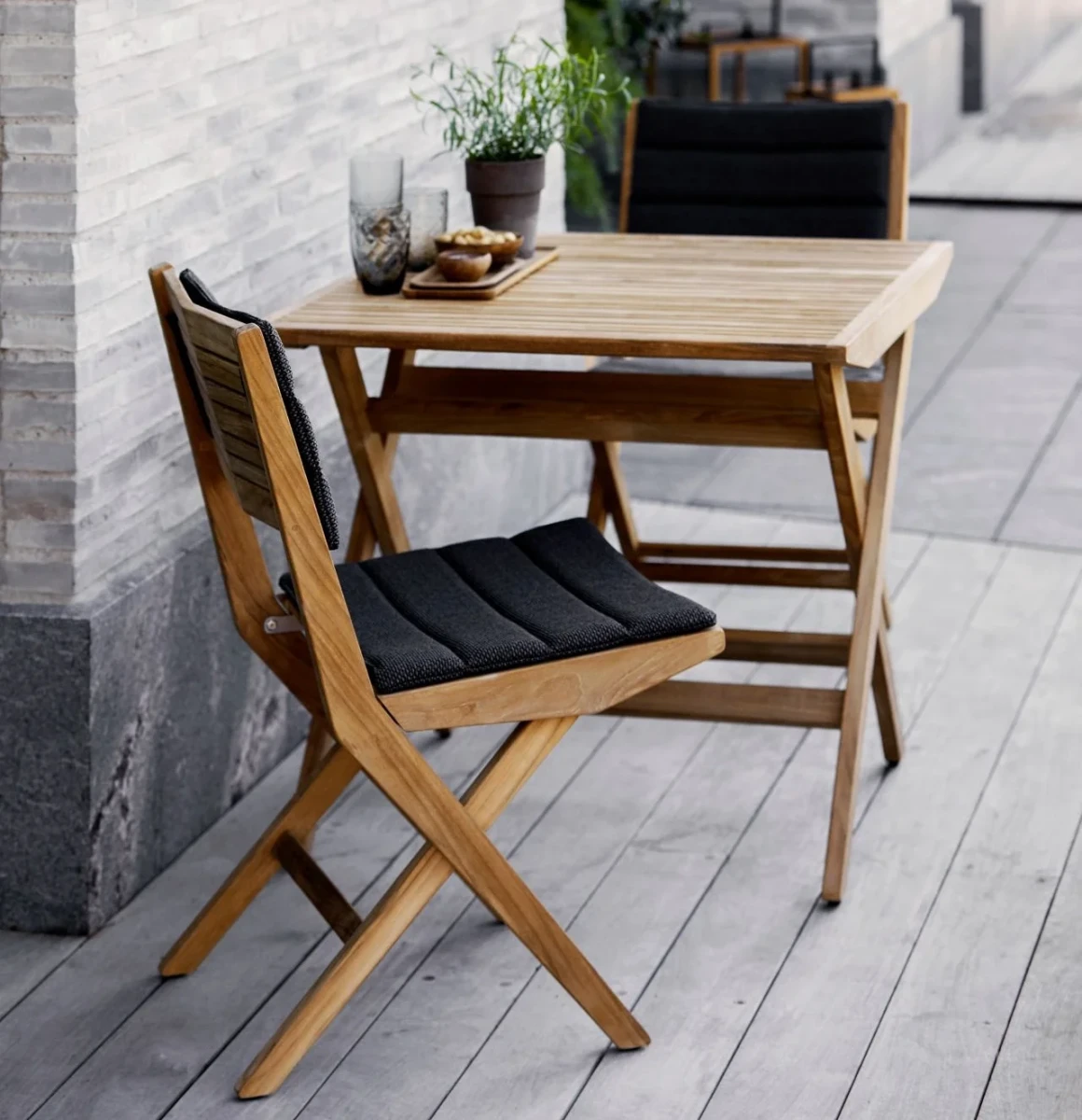 Flip table