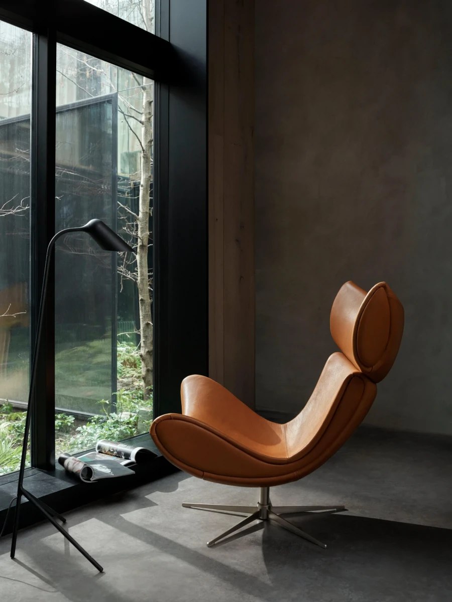 Imola armchair with swivel function