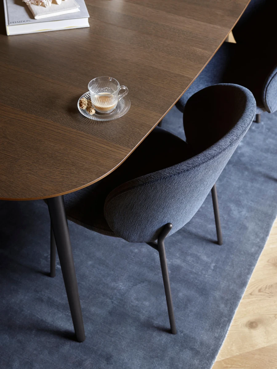 Kingston dining table