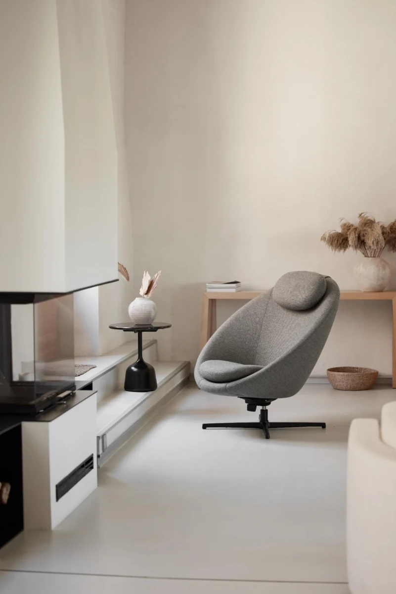 Pace lounge chair