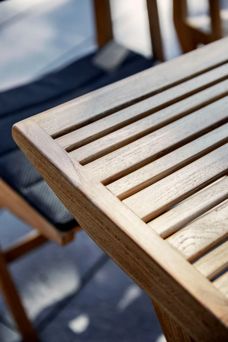 Flip table
