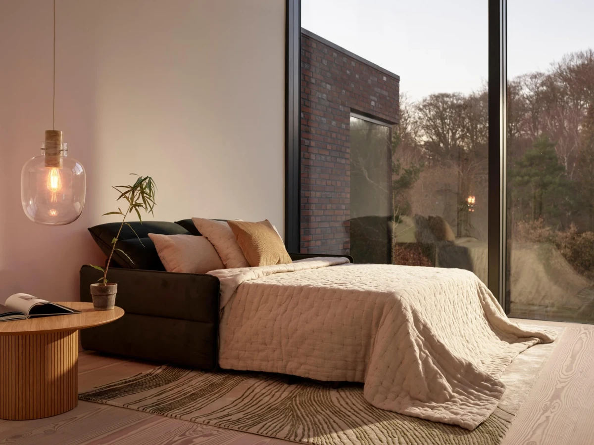 Southampton pouffe on wheels with storage