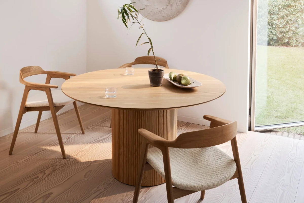 Santiago extendable dining table