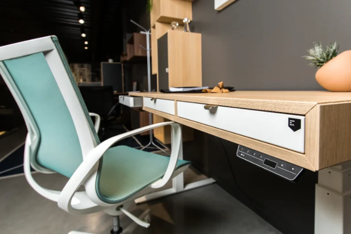 ALTIUS BAU work desk