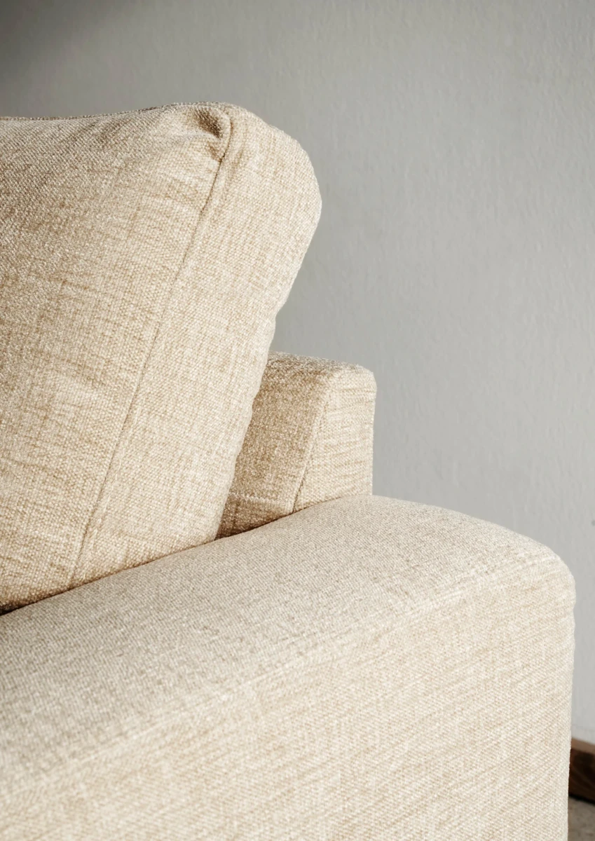 Carlton sofa with resting unit