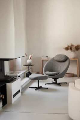 Pace lounge chair